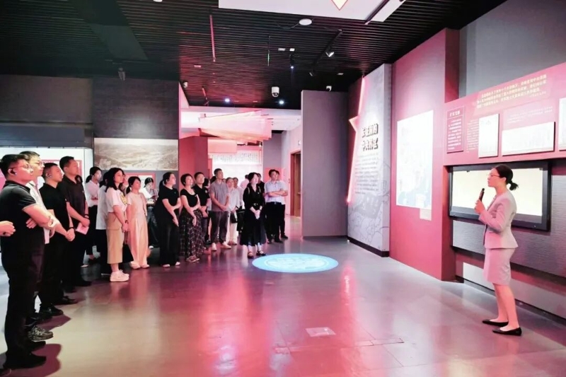 省自然资源厅开展纪念红军长征胜利90周年主题党日活动.jpg