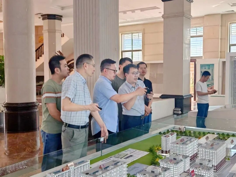 【一图一故事】开展专题调研 推动改革落地.jpg